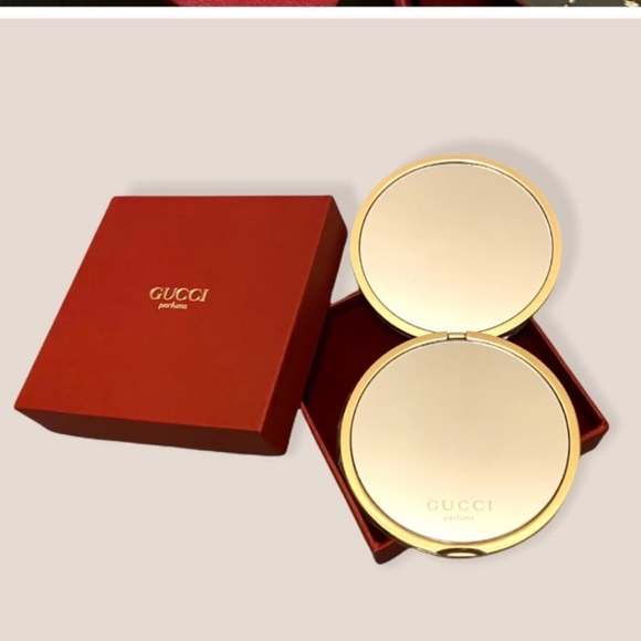 New In Box Gold GG Gucci Parfum Compact Mirror - Picture 1 of 4